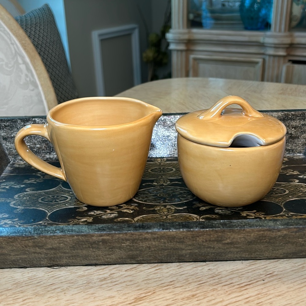 Pottery Barn Sausalito Creamer & Sugar Bowl with Lid